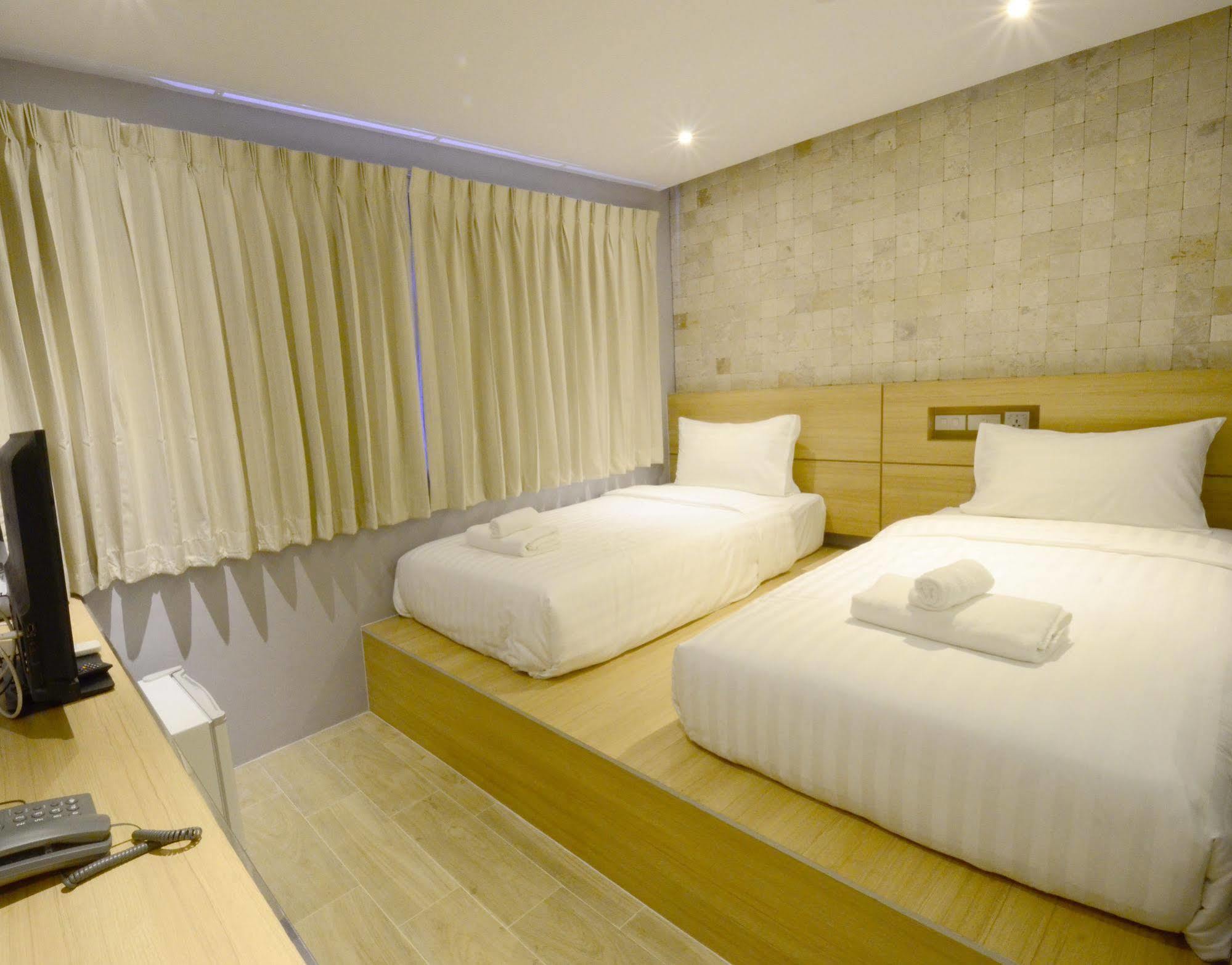 Gaam Hotel 3*